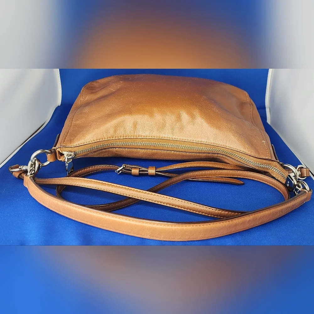 Coach Chelsea Distressed Tan Leather Shoulder Bag - Picture 3 of 14
